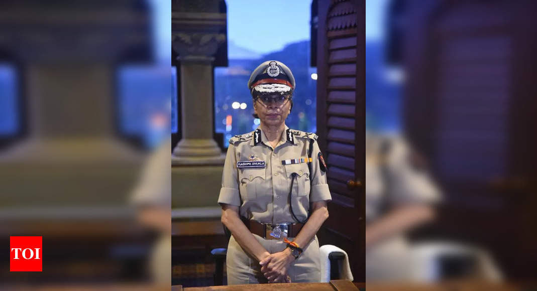 Political Shakeup: DGP Rashmi Shukla Meets Deputy CM Devendra Fadnavis Post-Election | Mumbai News Political Shakeup: DGP Rashmi Shukla Meets Deputy CM Devendra Fadnavis Post-Election | Mumbai News