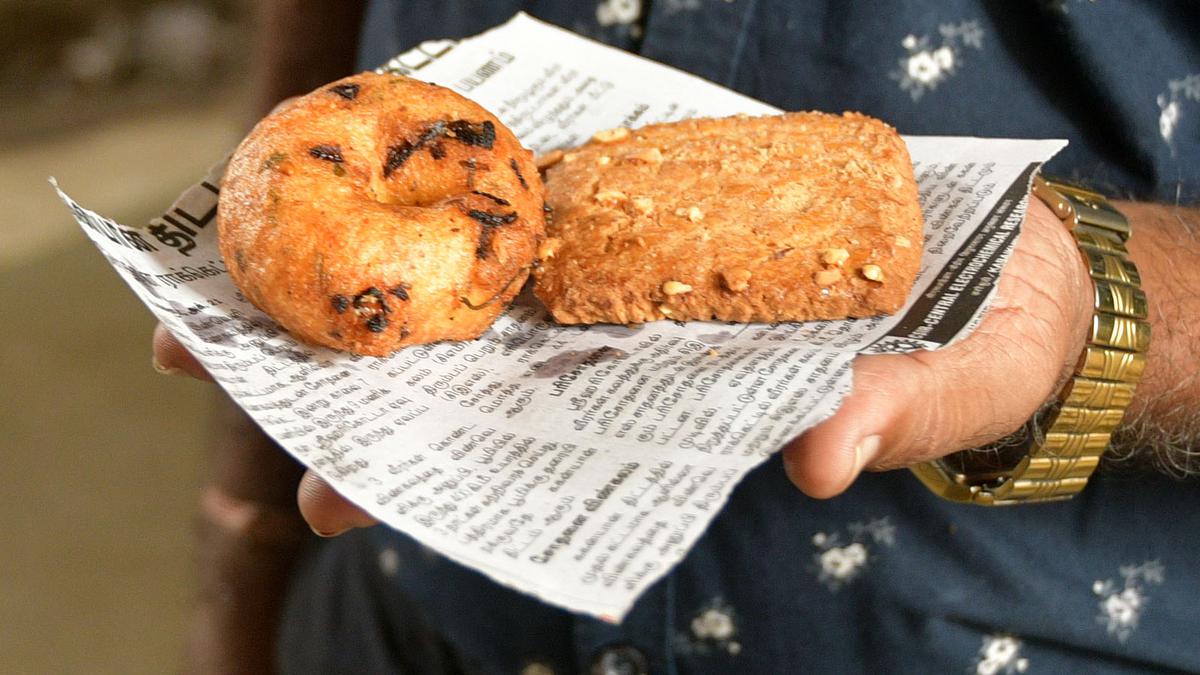 Tiruchi’s eateries turn the page on newspapers as food packaging material