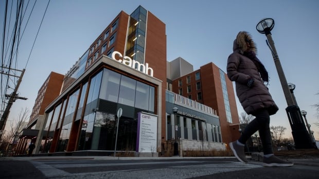 Canada’s 988 suicide prevention line taking around 1,000 calls a day and saving lives, service says Canada’s 988 suicide prevention line taking around 1,000 calls a day and saving lives, service says