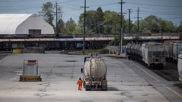 Canada’s economy grew 1% in the third quarter Canada’s economy grew 1% in the third quarter