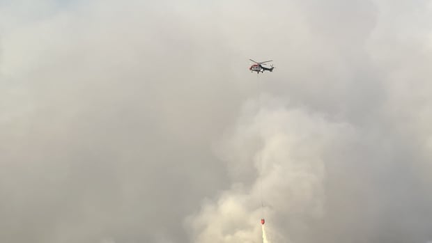 The pilot landed the helicopter in the lake, as it loses power while fighting Northwestern Ontario Wildfire The pilot landed the helicopter in the lake, as it loses power while fighting Northwestern Ontario Wildfire