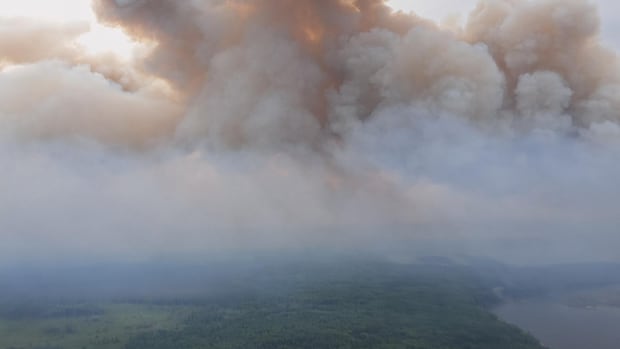 Smoking blanket Alberta continues as a fight against western wildfire Smoking blanket Alberta continues as a fight against western wildfire