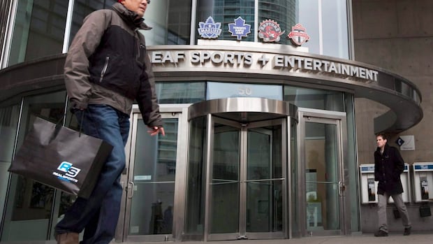 Rogers signed a deal with BCE to become a majority owner of Maple Leafs Sports and Entertainment Rogers signed a deal with BCE to become a majority owner of Maple Leafs Sports and Entertainment