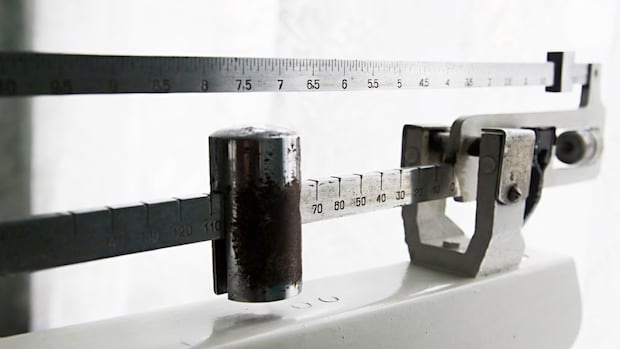 About 1/3 Canadians suffer from obesity, and researchers saw a steady increase during epidemic About 1/3 Canadians suffer from obesity, and researchers saw a steady increase during epidemic