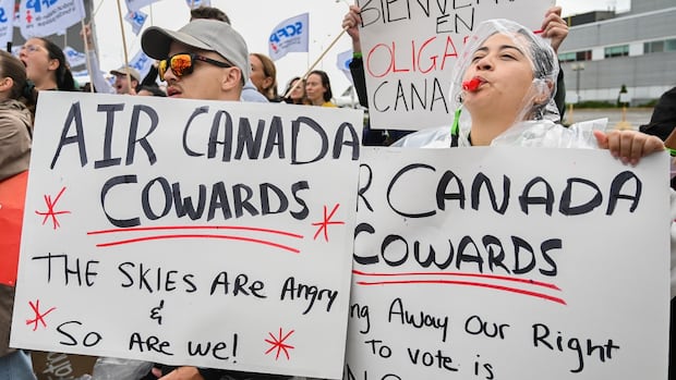 Air Canada flight attendant to avoid back-to-work order, stay on strike: Union