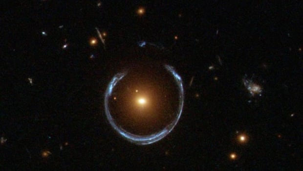 One of the largest black hole ever – with a mass of 35 billion flax